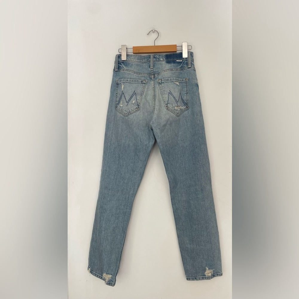 mother The Tomcat in The Confession
Light Blue Distressed Jeans 24 - Picture 8 of 12